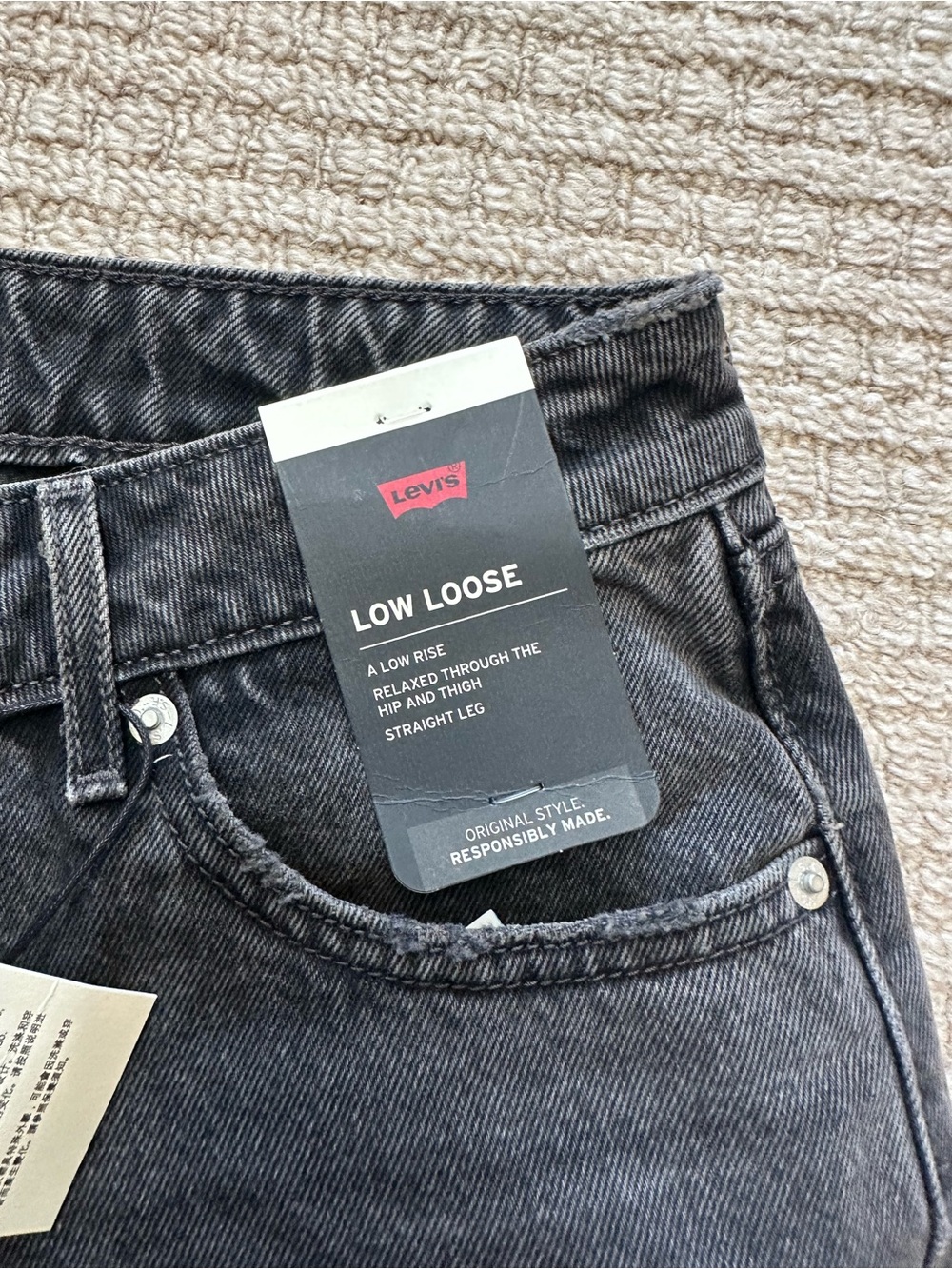 Levi’s NWT Black Low Rise Straight Leg Low Loose Jeans Sz 26 - Picture 6 of 8